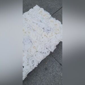 VENUS ET FLEUR White Rose Arrangement